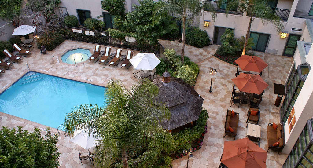 Courtyard By Marriott Los Angeles Pasadena Old Town Exterior foto