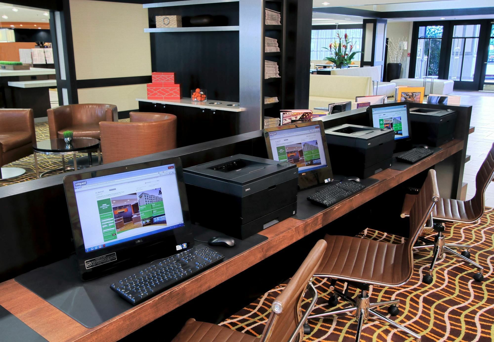Courtyard By Marriott Los Angeles Pasadena Old Town Exterior foto