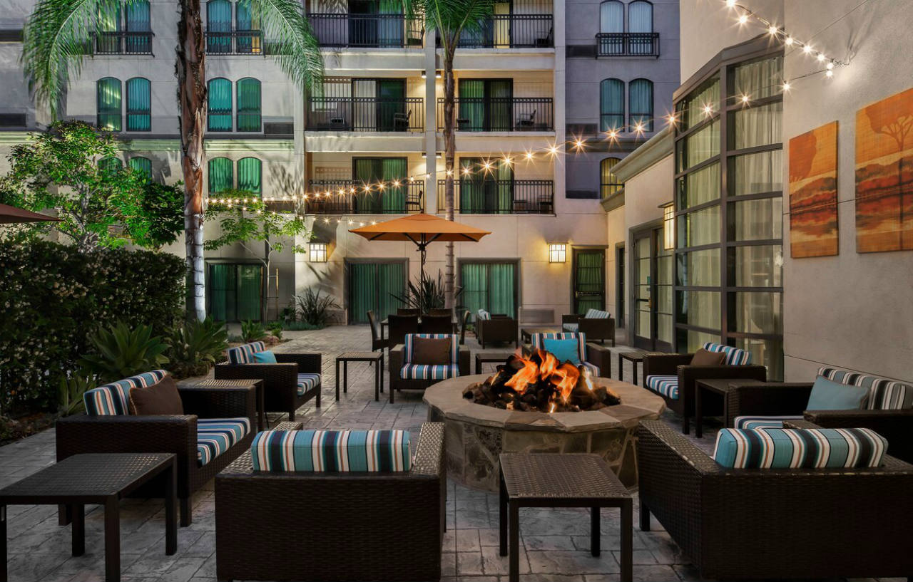 Courtyard By Marriott Los Angeles Pasadena Old Town Exterior foto